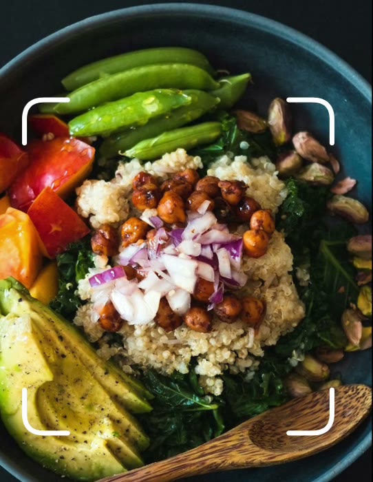 The FitBeyond AI viewfinder framing a quinoa avocado bowl, ready to scan